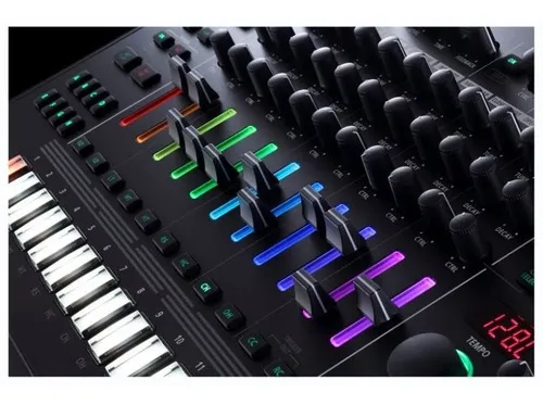 Roland TR-8S-Img-187953