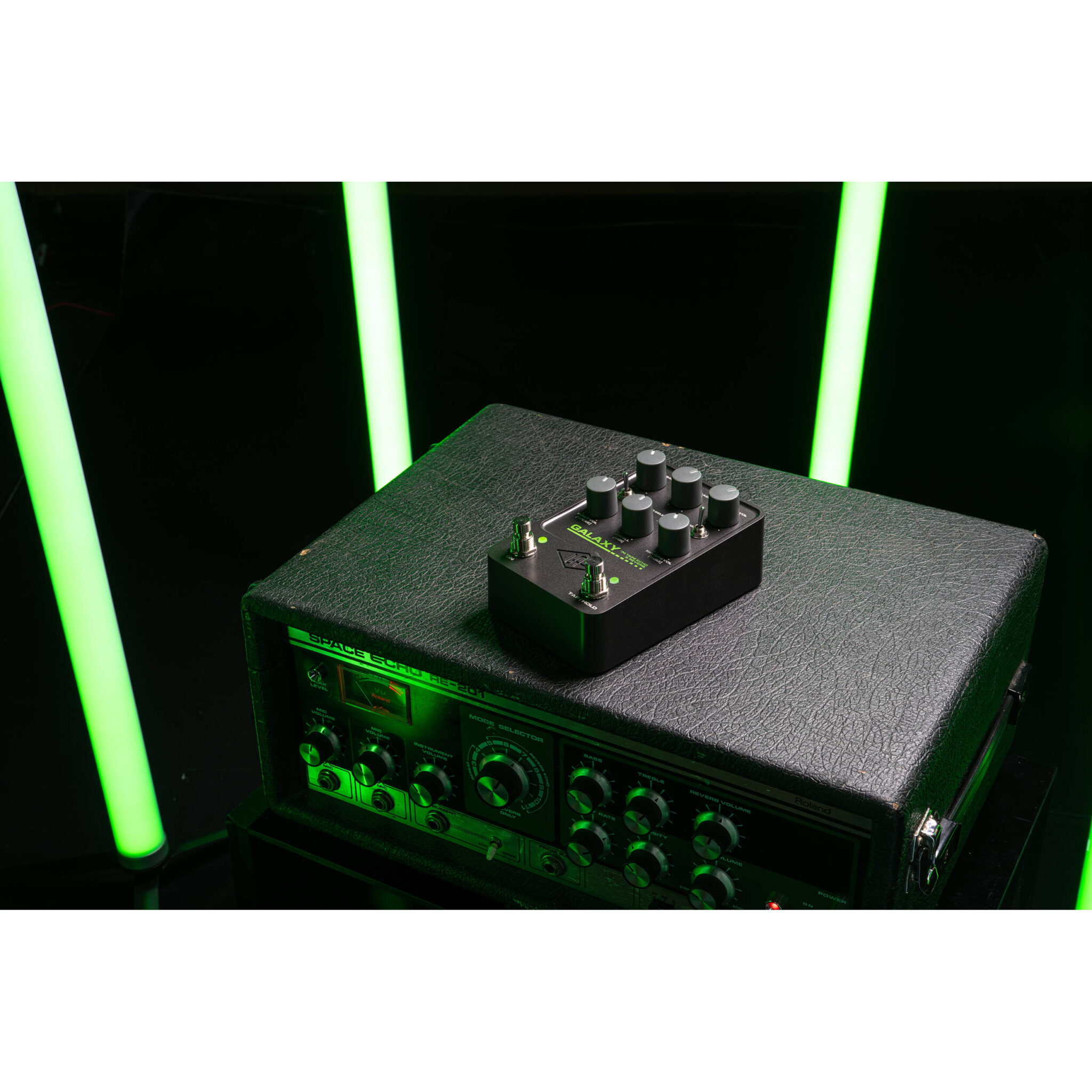 1681985883_IMG_1977991.jpg Universal Audio UAFX Galaxy '74 Tape Echo Rev. - Imagen 6