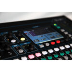 Allen & Heath QU-24C Digital Mixer Kit with Dust Cover - Imagen 5