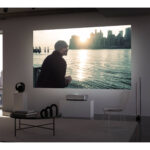 Leica Cine 1 Proyector de cine en casa inteligente de alcance ultracorto XPR UHD 4K de 100" y 3000 lúmenes - Imagen 14