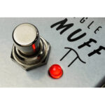 Pedal de distorsión/sustainer Electro-Harmonix Triangle Big Muff Pi - Imagen 10