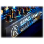 Sintetizador monofónico analógico Arturia MiniBrute Full-Blast - Imagen 8