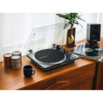 Audio-Technica AT-LP70XBT Tocadiscos de transmisión por correa totalmente automático con Bluetooth (negro y bronce) - Imagen 6