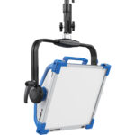 Luz suave LED ARRI SkyPanel S30-C (azul/plateado, extremos desnudos)