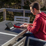 Akai Professional MPK Mini Play MK3 Teclado compacto y controlador de pad con altavoz - Imagen 15