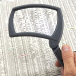 Carson MJ-50 Lupa MagniFold iluminada 2x - Imagen 5