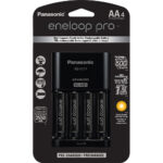 Panasonic eneloop Pro Pilas AA Ni-MH recargables con cargador (2550 mAh, paquete de 4)