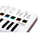 Controlador de almohadilla USB Akai Professional MPD218 con controlador de teclado Arturia MiniLab 3 y kit de pedal de sostenido - Imagen 14