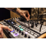Sintetizador/secuenciador analógico semimodular Arturia MiniBrute 2S con Patchbay de 48 puntos - Imagen 14