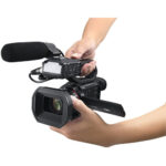 Videocámara Panasonic CX20 profesional compacta 4K con entradas XLR y conectividad IP - Imagen 3