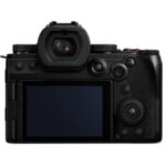 Cuerpo de cámara sin espejo Panasonic LUMIX S5 IIX con kit de accesorios - Imagen 14