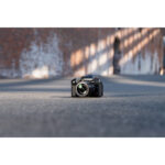 Cámara sin espejo Panasonic LUMIX GH7 con kit de actualización de firmware ARRI LogC3 (negro) - Imagen 9