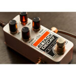 Pedal simulador de inversión de cinta Electro-Harmonix Pico Attack Decay - Imagen 13
