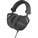Beyerdynamic DT 990 PRO Auriculares de estudio supraaurales con parte trasera abierta (edición limitada en negro)