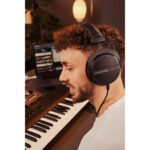 Beyerdynamic DT 990 PRO Auriculares de estudio supraaurales con parte trasera abierta (edición limitada en negro) - Imagen 5