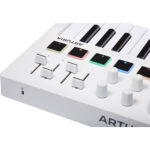 Controlador de almohadilla USB Akai Professional MPD218 con controlador de teclado Arturia MiniLab 3 y kit de pedal de sostenido - Imagen 13