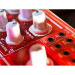Sintetizador analógico Arturia MicroBrute Red edición especial - Imagen 9