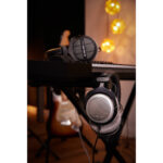 Beyerdynamic DT 880 PRO Auriculares de estudio dinámicos con parte trasera semiabierta (250 ohmios) - Imagen 7