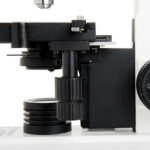 Microscopio binocular compuesto CELESTRON LABS CB2000C con platina mecánica de 5,5 x 5,5" - Imagen 8