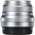 Lente FUJIFILM XF 35 mm f/2 R WR con kit de filtro UV (plateado) - Imagen 12