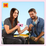 Cámara digital instantánea Kodak PRINTOMATIC+ de 10 MP con paquete de regalo (rosa) - Imagen 9