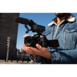 Cámara sin espejo Panasonic LUMIX GH7 con kit de actualización de firmware ARRI LogC3 (negro) - Imagen 10