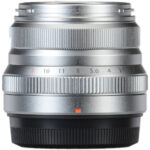 Lente FUJIFILM XF 35 mm f/2 R WR con kit de filtro UV (plateado) - Imagen 9