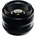Lente FUJIFILM XF 35 mm f/1.4 R con kit de filtro UV