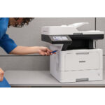 Impresora multifunción láser monocromática Brother MFC-L5915DW con kit de cartucho de tóner de rendimiento ultraalto - Imagen 7
