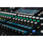 Mezclador digital Allen & Heath Qu-32C con kit de bastidor de escenario - Imagen 12