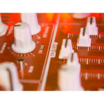 Sintetizador analógico Arturia MicroBrute Red edición especial - Imagen 10