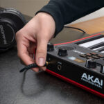 Akai Professional MPK Mini Play MK3 Teclado compacto y controlador de pad con altavoz - Imagen 13